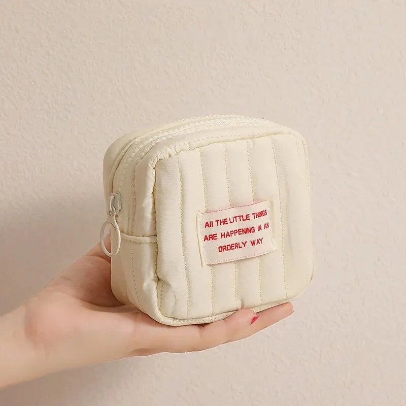 Korean Square Small Makeup Bag Student Small Earphones Zero Wallet Girl Portable Lipstick Storage Bags
